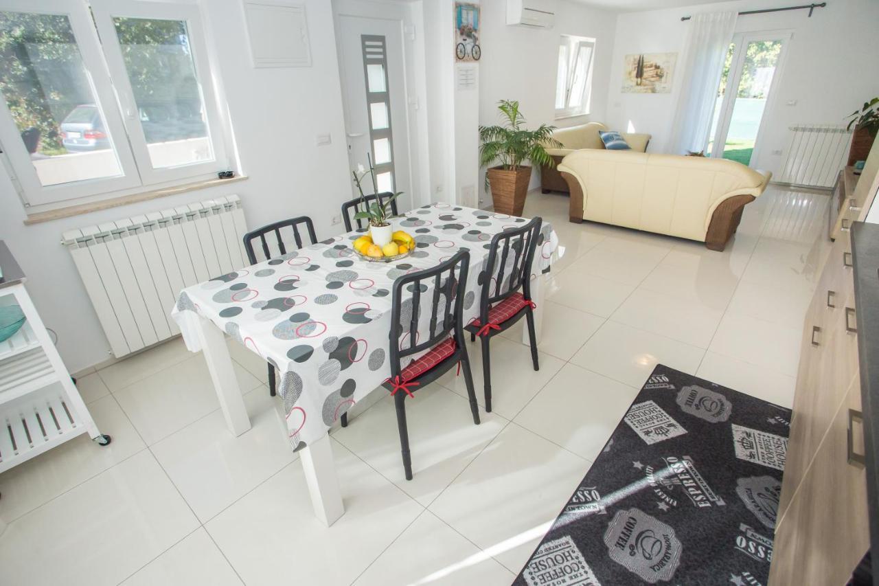 Zagar Apartment Porec Exterior photo